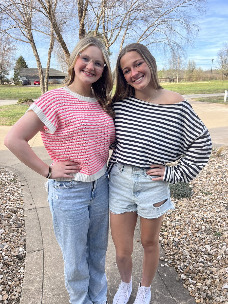 RyJohnson2026's tweet photo. End of year basketball celebration tonight! So incredibly proud of our team & the adversity we overcame to make it to the State tourney! Can’t believe I’m officially a senior @mountiewbb player! And watch out, lil sis & I are now playing together! Let’s Go!!! 💙🤍@TopPreps @CoastRecruitsSB @CoastRecruits @PrepSoftball @TOP_D1RECRUITS @ARPrepSports @k_sutherlandAR @SBLiveARK @SoftballGuru_JH @ExtraInningSB @SBRRetweets @Get2CollegAth @IHartFastpitch @LineDsoftball @los_stuff @SoftballDown @SunilSportsNews @LegacyLegendsS1 @los_stuff @RHSMounties @rhs_ladysb @SoftballRecruit @RodneyDeLong @CoachJayGwyn