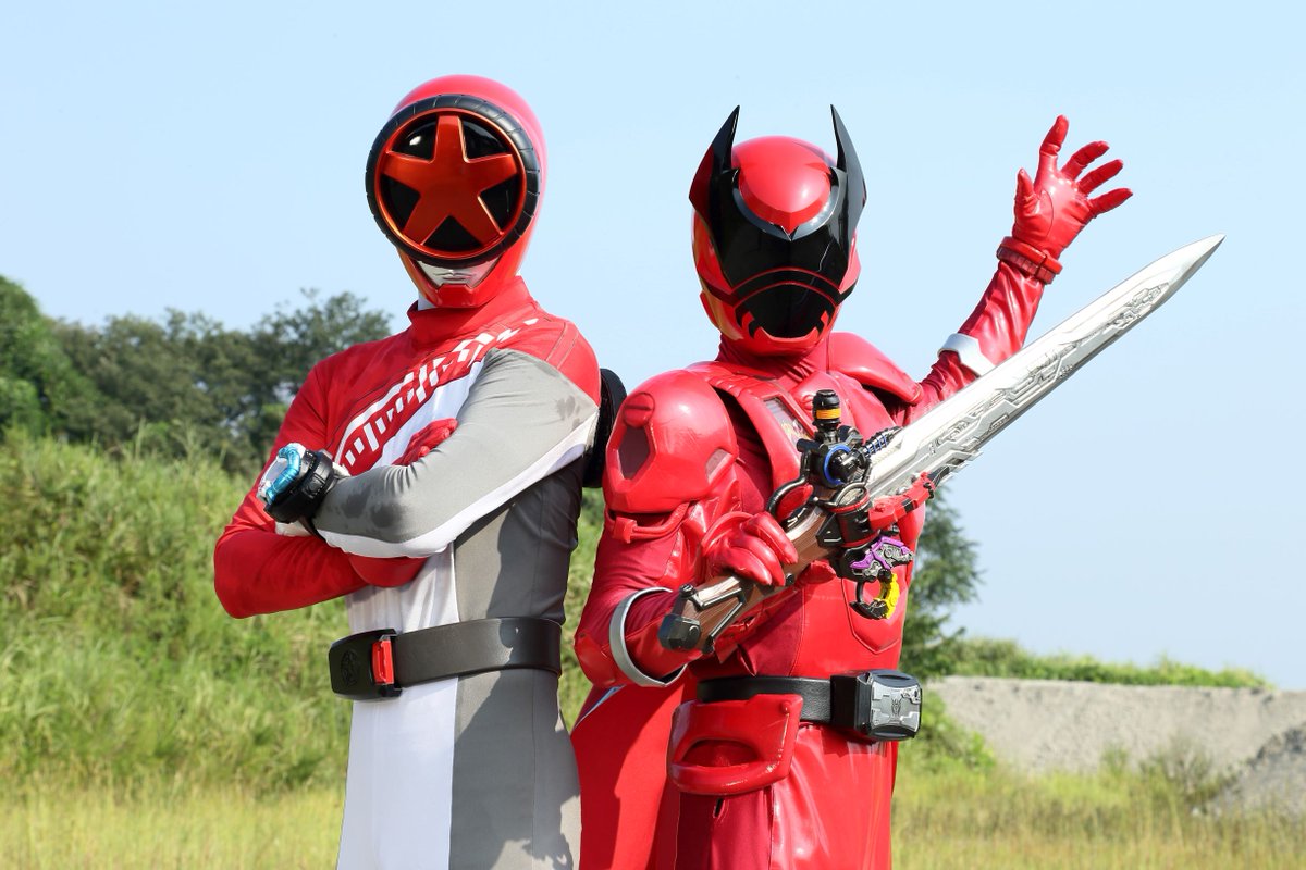 oricon's tweet photo. 『ブンブンジャーVSキングオージャー』
場面カット一挙解禁❗4/16に舞台あいさつ決定

🧡何だか気が合いそう…🕷
ねっとり話しそうな玄蕃×ジェラミーのシーンも
https://t.co/2ckihtL5oV

📸届け屋と王様のコラボレーション／ほか全18枚
https://t.co/khVvogQyvS

#ブンブンキング https://t.co/Uy3lvYYGxz