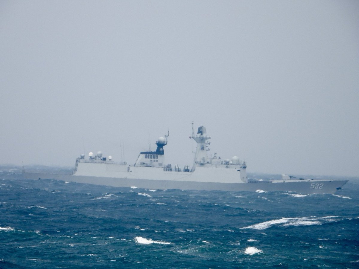 軍聞社 Military News Agency, ROC(Taiwan)🇹🇼 (@mna_roc) on Twitter photo 國防部 <a href="/MoNDefense/">國防部 Ministry of National Defense, ROC(Taiwan) 🇹🇼</a> 今日表示,至上午6時止,偵獲共機59架次(其中逾越海峽中線進入北部、中部、西南及東部空域43架次)及共艦9艘,持續在臺海周邊活動。國軍運用任務機、艦及岸置飛彈系統嚴密監控與應處。
圖1:F-16V監控中共攻擊2型無人機。
圖2:P-3C監控中共無偵10無人機。 國防部 <a href="/MoNDefense/">國防部 Ministry of National Defense, ROC(Taiwan) 🇹🇼</a> 今日表示,至上午6時止,偵獲共機59架次(其中逾越海峽中線進入北部、中部、西南及東部空域43架次)及共艦9艘,持續在臺海周邊活動。國軍運用任務機、艦及岸置飛彈系統嚴密監控與應處。
圖1:F-16V監控中共攻擊2型無人機。
圖2:P-3C監控中共無偵10無人機。