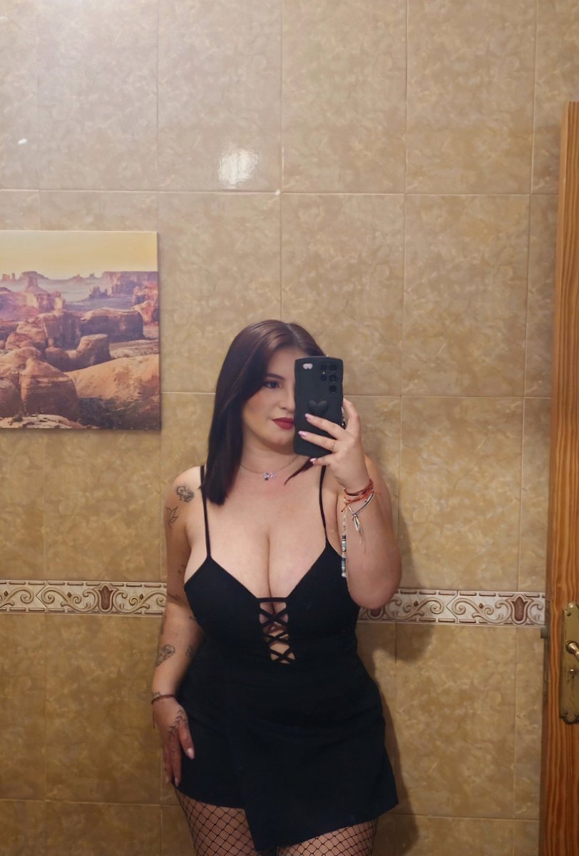 Itah07's tweet photo. Del sábado  noche 🤭 https://t.co/q2CP2QVDY9