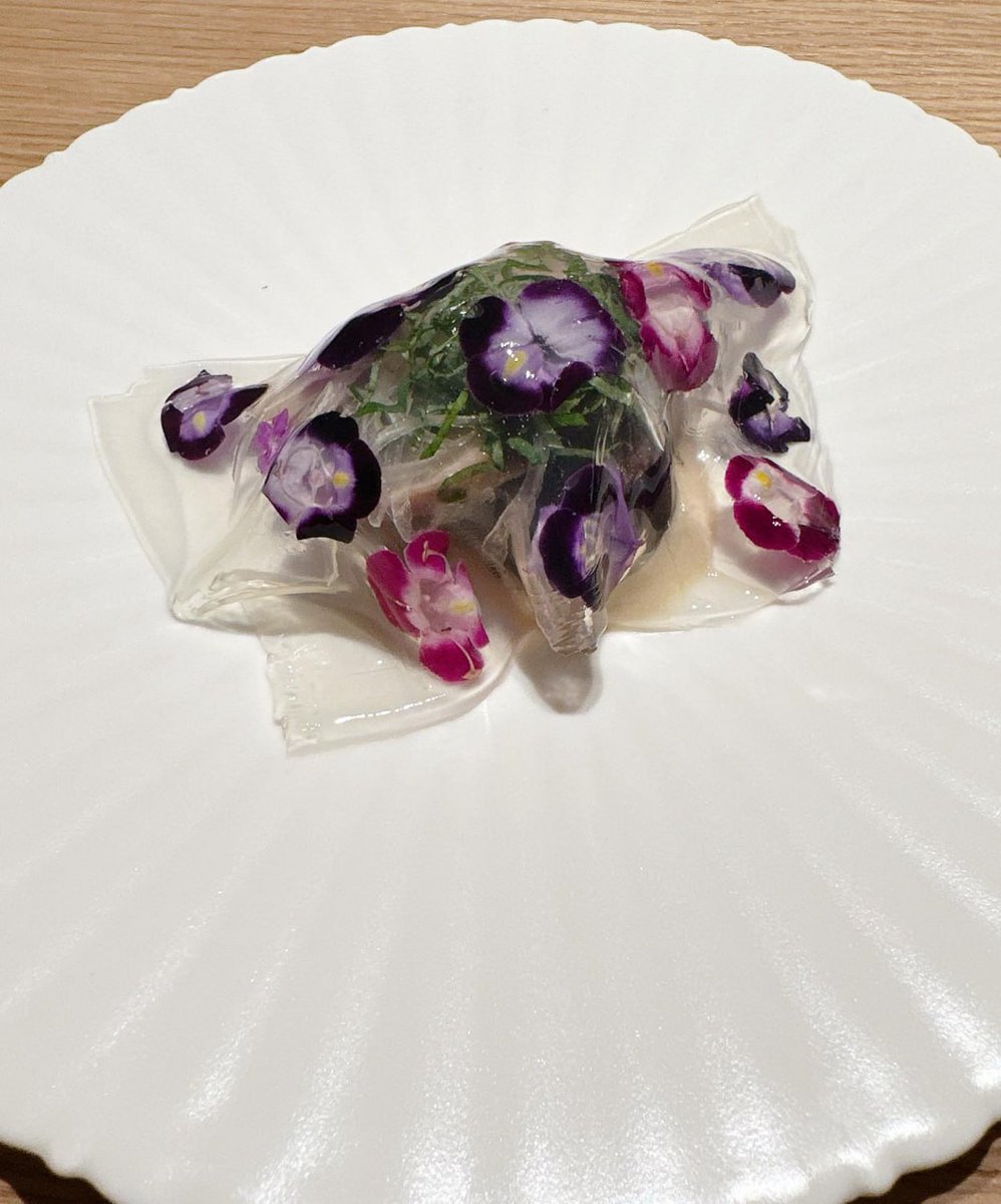 RoderickB30698's tweet image. パリタワーの次の腐った草東京の桜の次の残花
#心情