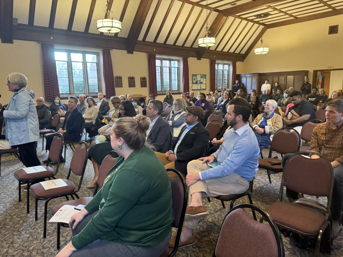 A great turn out at our Richmond delegation’s town hall tonight at a time when Republicans are cancelling their town halls.

Thank you for  coming together Delegate Cousins, Senator Bagby, Delegate Carr, Senator Hashmi, and Delegate Jones!