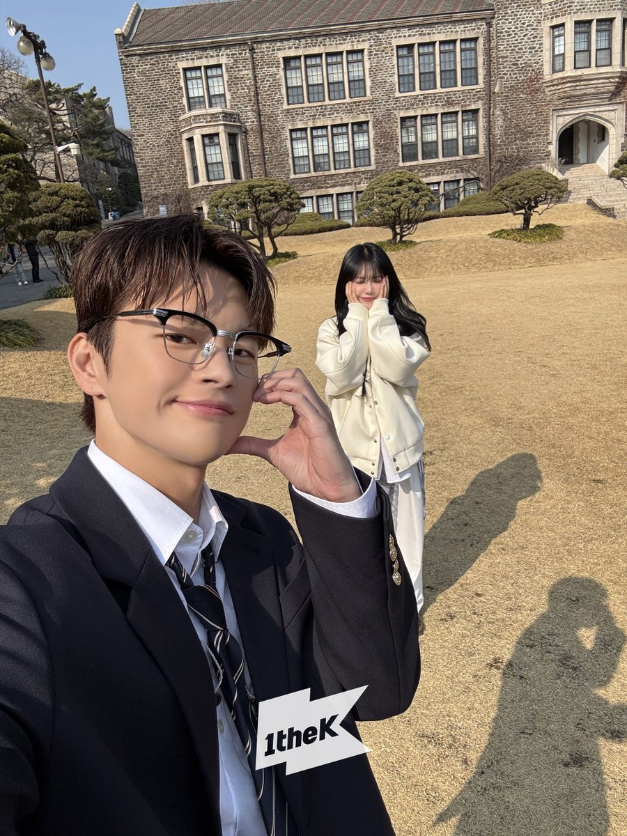 1theK(원더케이) (@1thek) on Twitter photo 달다구리한 캠퍼스 #커플 케미 보여주는 #정은지 & #서인국 🏫💕
#야외녹음실 #EunJi #SeolnGuk #Couple
<a href="/JeongEunJi_X/">정은지 (JeongEunJi)</a> <a href="/Whatsup_Inguk/">서인국 (SEO IN GUK)</a>
#Beyond_the_Studio 👉 youtu.be/WhKPf5wtWyI 달다구리한 캠퍼스 #커플 케미 보여주는 #정은지 & #서인국 🏫💕
#야외녹음실 #EunJi #SeolnGuk #Couple
<a href="/JeongEunJi_X/">정은지 (JeongEunJi)</a> <a href="/Whatsup_Inguk/">서인국 (SEO IN GUK)</a>
#Beyond_the_Studio 👉 youtu.be/WhKPf5wtWyI