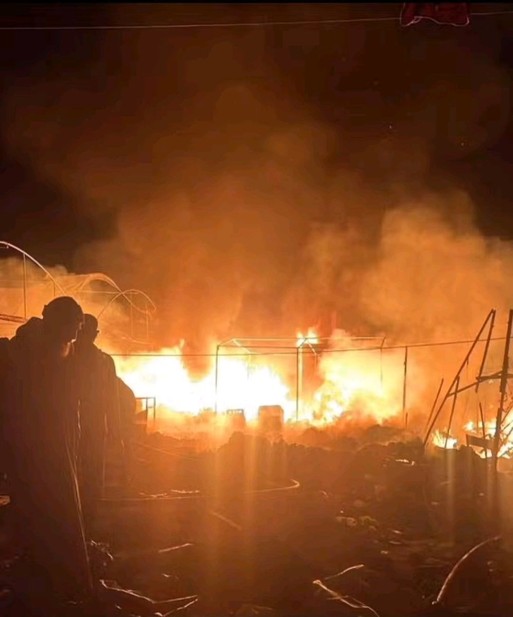 BREAKING 
Gaza Under Attack! 
Israel resumes war with series of massive airstrikes.😪