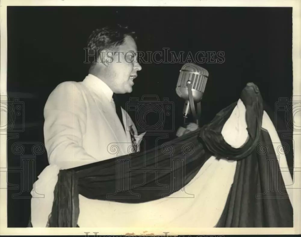 5Gables's tweet image. My Grandfather H. Mat Adams II, President of the Young Democrats of America, Addressing the Democratic Convention in Chicago, Il on July 17, 1940.
@sgtmitchell88 #VetsVote #ExecuteWithExcellence