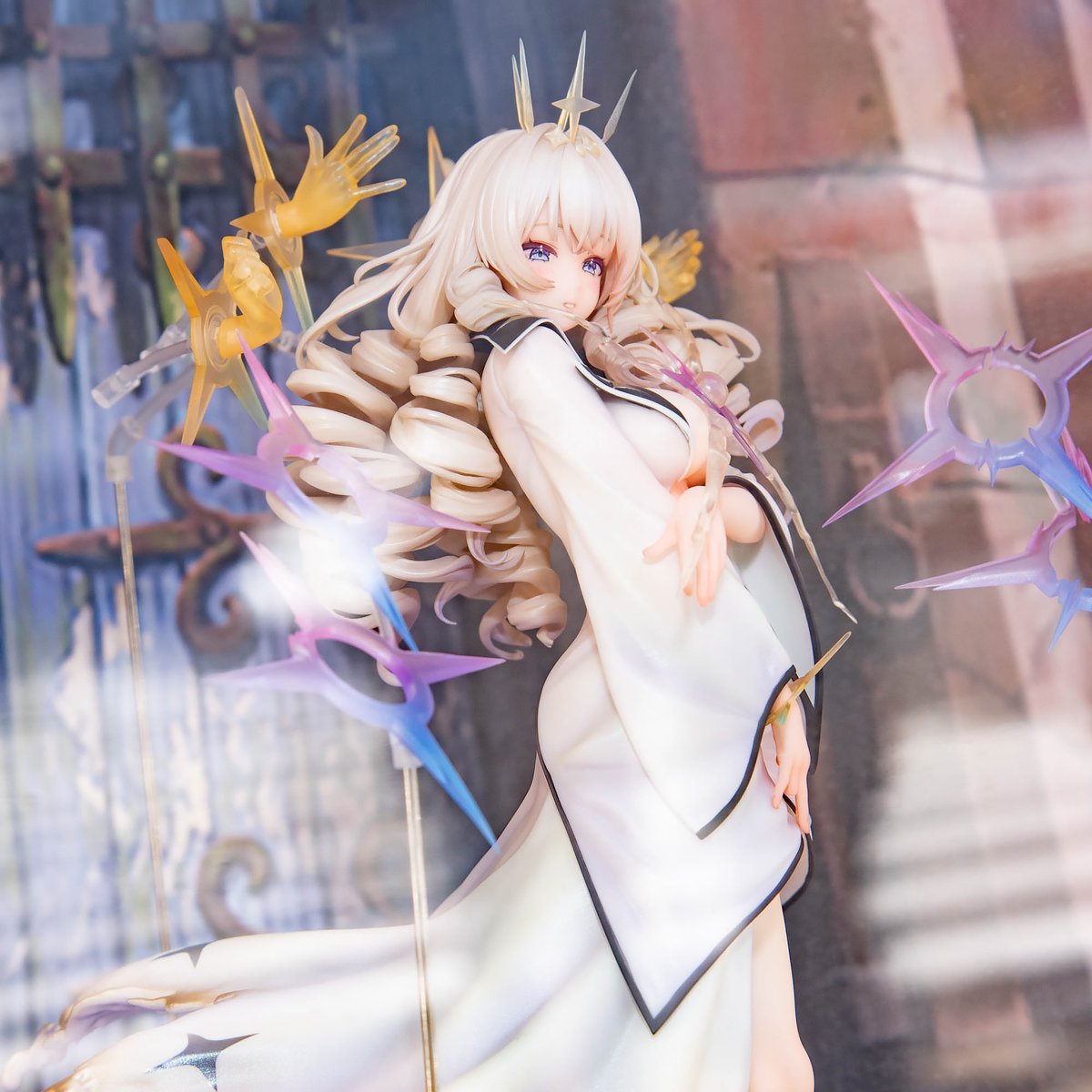 コミックZIN様のビル看板に、AniGift様の「勝利の女神：NIKKE クラウン