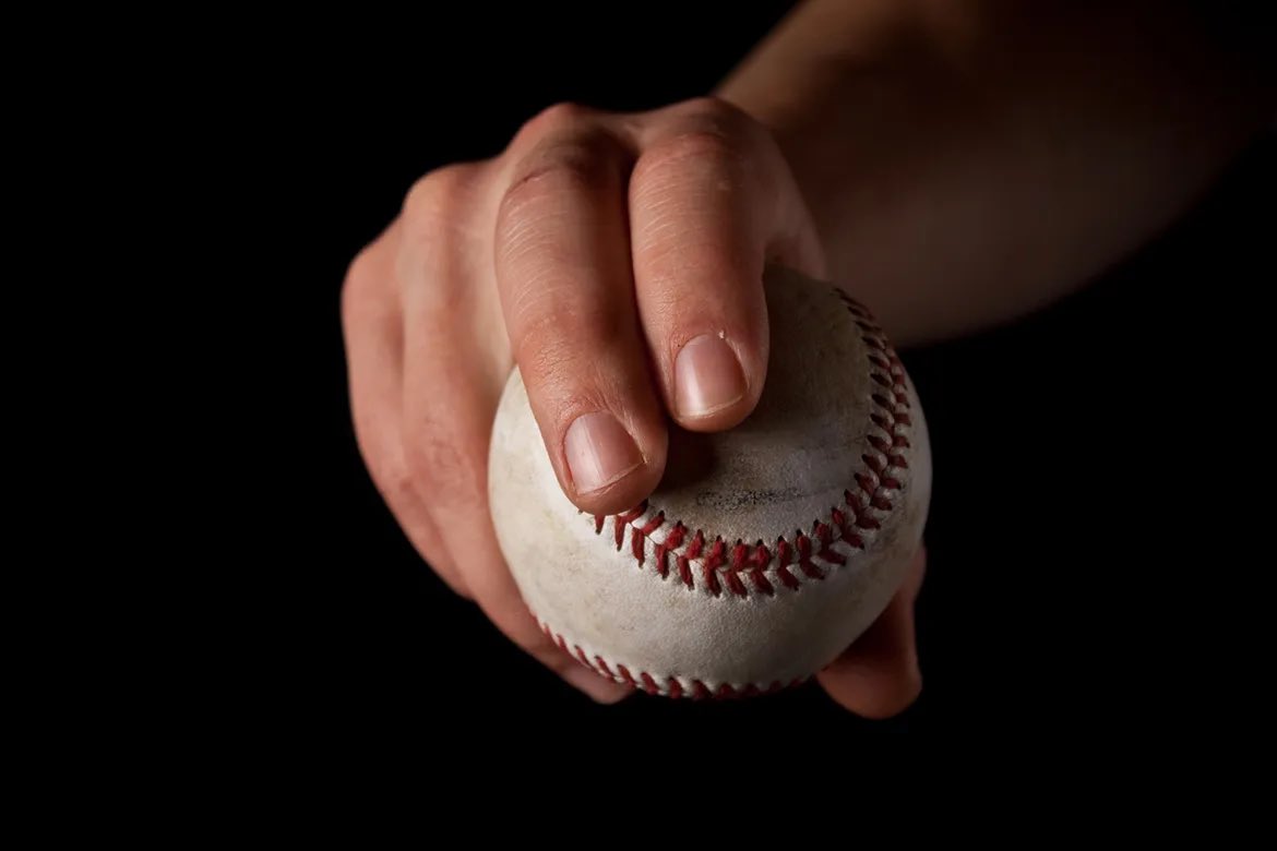 If you’re completing a return to throw program, you are starting to throw off-speed pitches TOO LATE! 🧵⬇️
