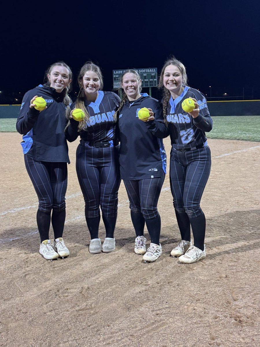 First Game of my senior year ended with a 10-3 win and a homerun 💣 Can’t wait for this season with these girls! ☘️✨🐆 <a href="/mercy_softball/">Mercy Jaguars Softball</a> <a href="/CoachKrysiak/">Beth Krysiak</a> <a href="/mel_savala05/">Mel Savala</a> <a href="/bellaayala14/">Bella Ayala</a>