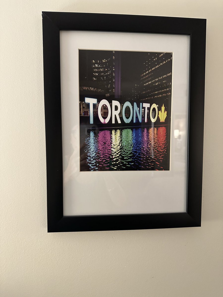 lorene1voice's tweet photo. Thanks to the workers at #UPExpress & #TTCSubway workers. With only a few hours sleep & after a 5 hour flight, it’s not always easy to navigate transportation systems. Signage & helpful people made it a good travel day. #Toronto welcomed me with with a brilliant sunset. https://t.co/LmgawUykCZ