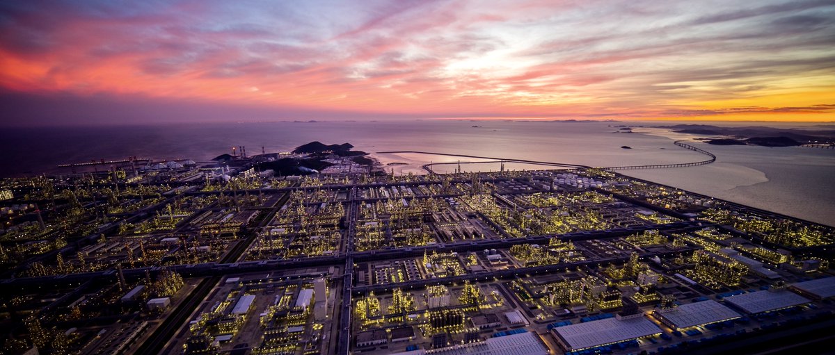 CHINAPLAS's tweet image. Relying on its integrated industrial chain, #Rongsheng Petrochemical produces plastics and rubber solutions widely used in multiple fields, such as automobiles, construction, packaging, home appliances, and consumer goods. 
🌐cnrspc.com
✉️guyanghui@rong-sheng.com