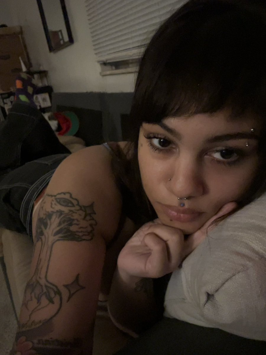 sideofdee's tweet photo. https://t.co/JFVqhvcTTd