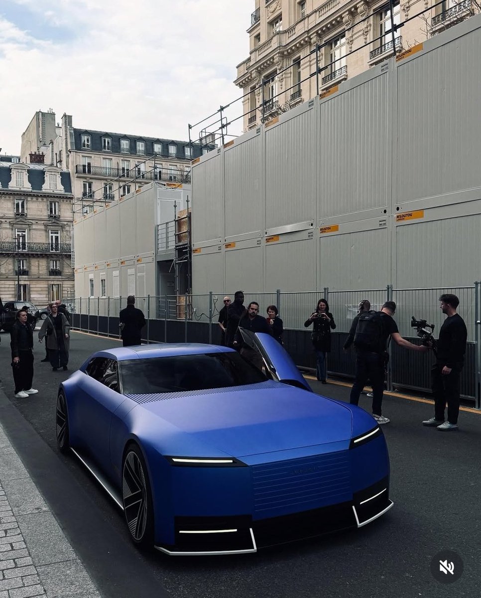 TechNews24h's tweet image. New Jaguar concept 👀🔵

#technews24h #cars #concepts #jaguar #concept 

📷credit: ethn.shots