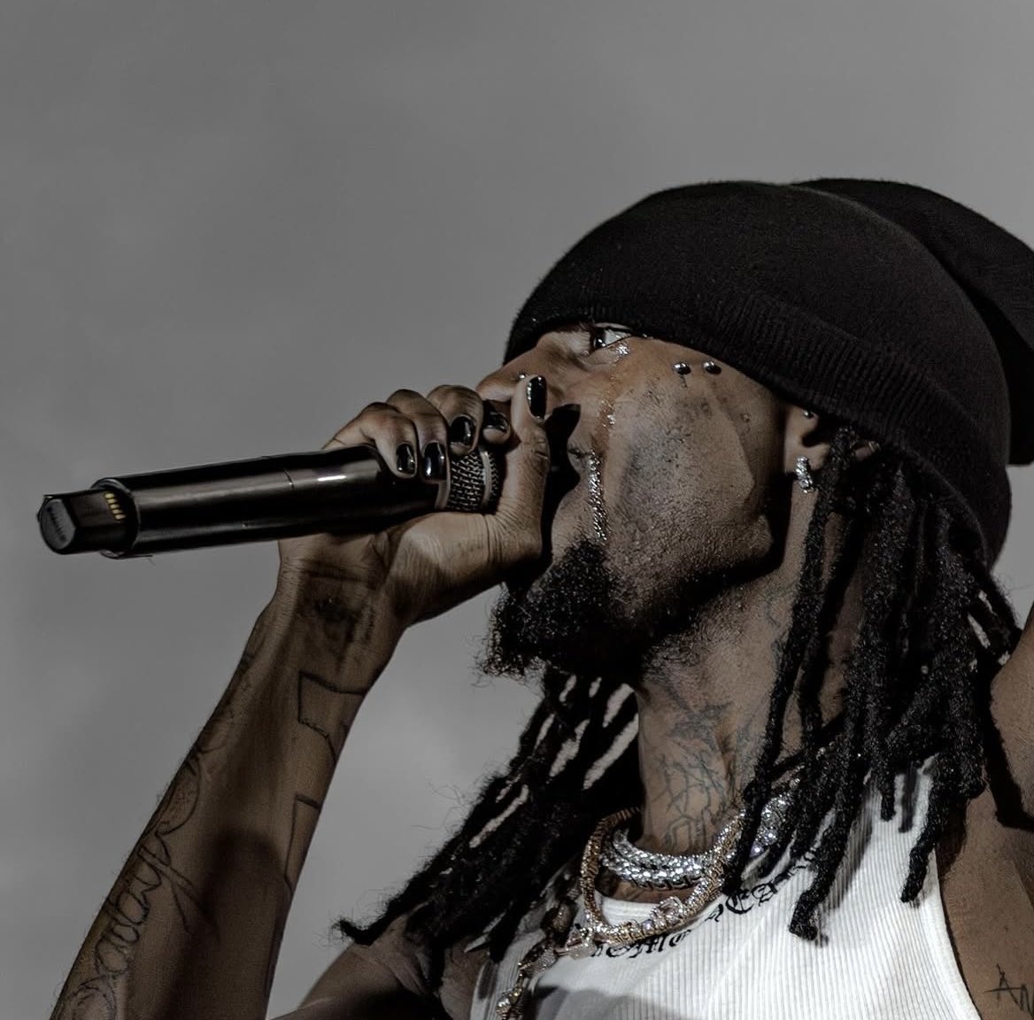 ohfold's tweet image. Playboi Carti cried last night while performing ❤️