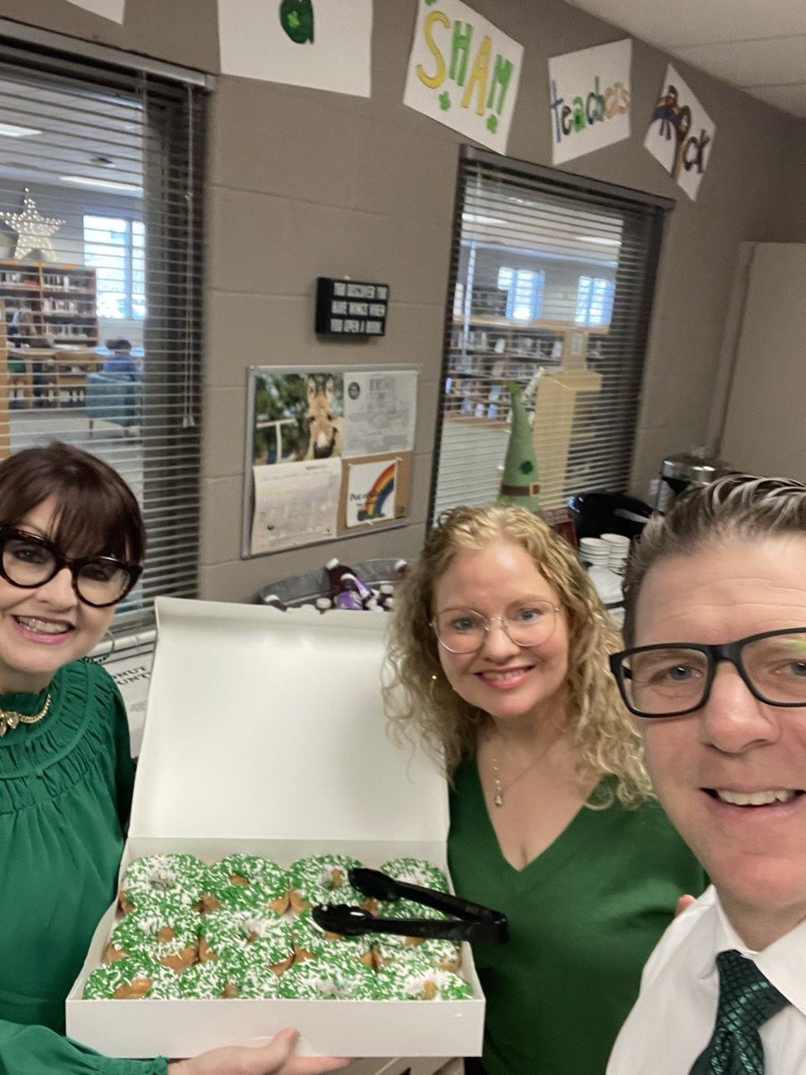 SiegelLibrary's tweet image. It was a “lucky” day in the library celebrating Siegel’s amazing teachers and highlighting the many ways the @SiegelLibrary supports @SiegelHighStars faculty! 🍀