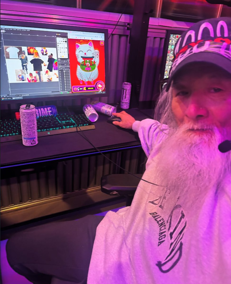 fujimoto1954's tweet image. 左側は仕事、右側はパチンコ。これが私の言う「ワークライフバランス」だ。