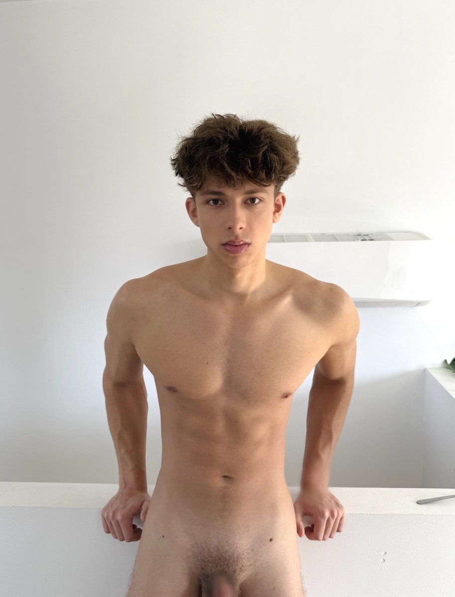 Warning: My content may cause thirst… and other things 😏💦onlyfans.com/hung.archer/c6