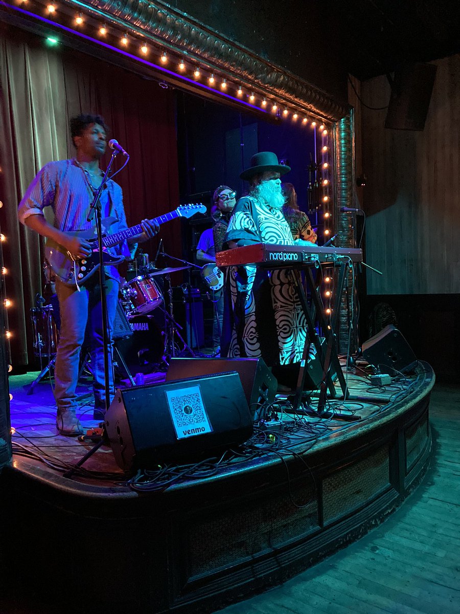 Sarah Bahr (@smbahr14) on Twitter photo Finally made it out to Reverend Vince and the Love Choir’s Monday night residency at <a href="/UnionPool/">Union Pool</a> in Brooklyn! 🎼🎹🎺🎷
We chatted for a Sunday Routine last year:
nytimes.com/2024/08/03/nyr… Finally made it out to Reverend Vince and the Love Choir’s Monday night residency at <a href="/UnionPool/">Union Pool</a> in Brooklyn! 🎼🎹🎺🎷
We chatted for a Sunday Routine last year:
nytimes.com/2024/08/03/nyr…