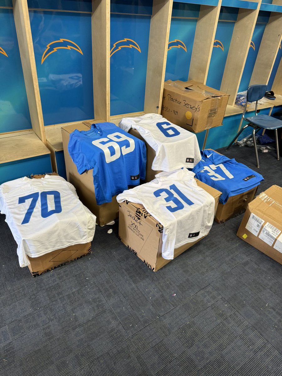 We are beyond grateful to the <a href="/chargers/">Los Angeles Chargers</a> for their generous donations to our program.

Using the BEST uniforms in pro sports we are blessed to be able to outfit our players and future A-town Chargers for years to come.

Thank you to
@zacemde and the entire Chargers Org, GO BOLTS!
