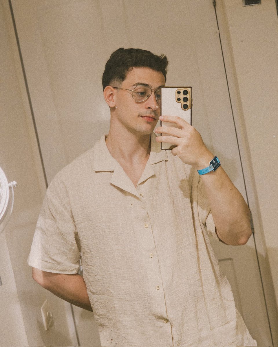 Tofidev's tweet image. #integracionzaza @mariana Hola patron, me llamo Ignacio, soy de argentina de la tierra del mate, tengo 23 años, soy desarrollador y amo hacer crossfit. Lo quiero mucho patron, me ayudo mucho con la universidad en esos momentos de estres. Gracias por estos ultimos 3 años.