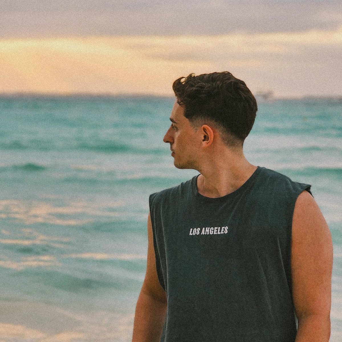 Tofidev's tweet image. #integracionzaza @mariana Hola patron, me llamo Ignacio, soy de argentina de la tierra del mate, tengo 23 años, soy desarrollador y amo hacer crossfit. Lo quiero mucho patron, me ayudo mucho con la universidad en esos momentos de estres. Gracias por estos ultimos 3 años.