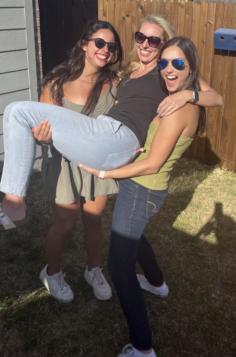 When the only 3 Ortho applicants in our class are women, we supported each other throughout the entire process, and now we all matched and get to be lady orthopods 🥹💗