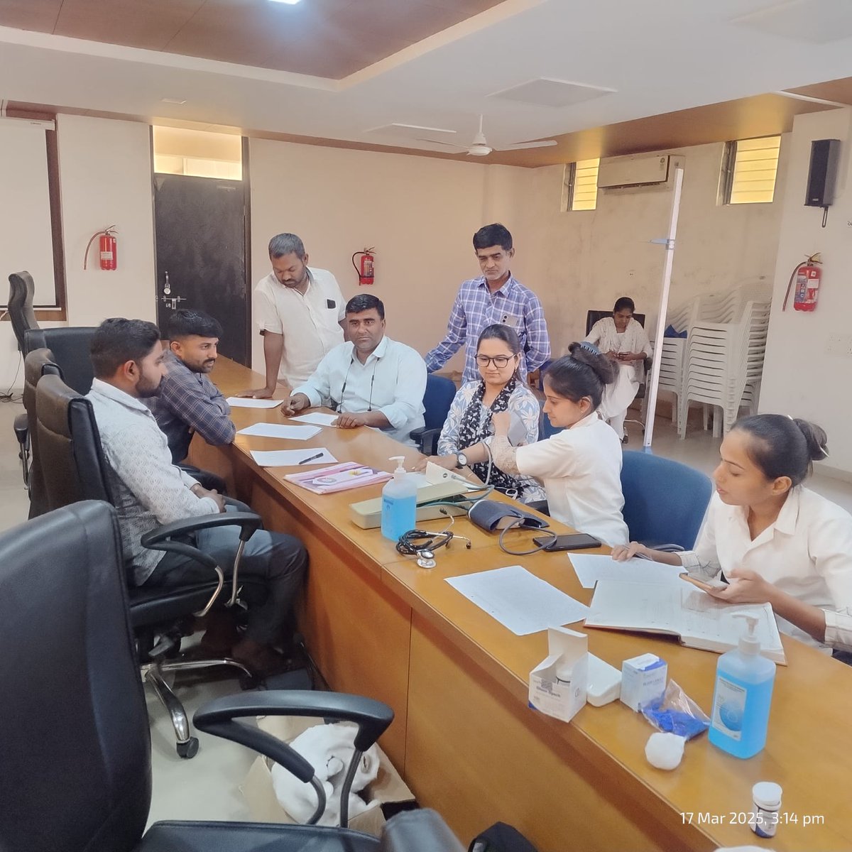 આજરોજ દેવભૂમિ દ્વારકા જિલ્લા ની જિલ્લા પંચાયત કચેરી ખાતે સરકારી અધિકારીશ્રીઓ તેમજ કર્મચારીશ્રીઓના  મેડિકલ કેમ્પનું આયોજન કરવામાં આવેલ હતું જે મેડિકલ કેમ્પમાં કુલ ૧૨૬ ની કર્મચારીઓની આરોગ્ય તપાસ કરવામાં આવેલ.