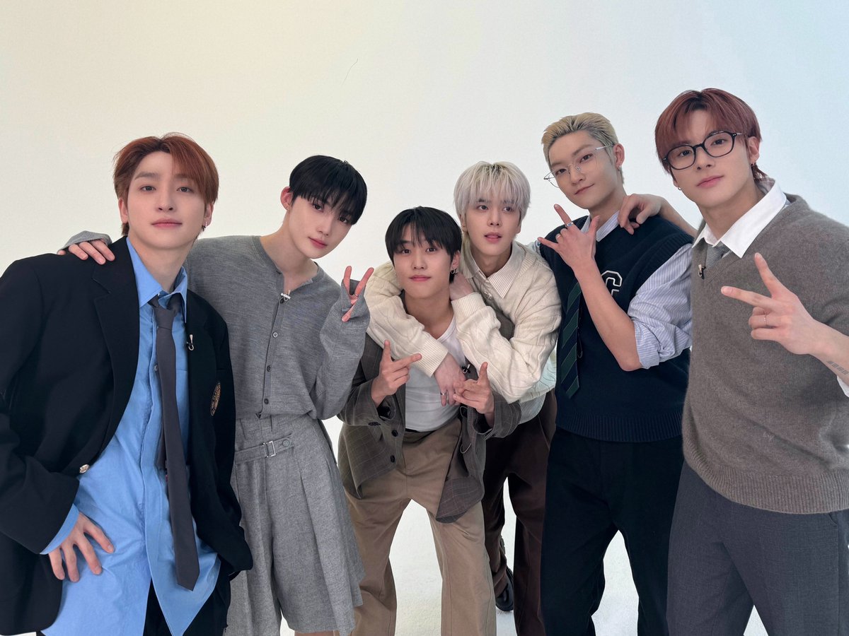 [📸] THE BOYZ is back on hello82😎

youtu.be/sFPT2ulov0s

#THEBOYZ #더보이즈 
#SANGYEON #상연 #JACOB #제이콥 #YOUNGHOON #영훈 #KEVIN #케빈 #NEW #뉴 #ERIC #에릭