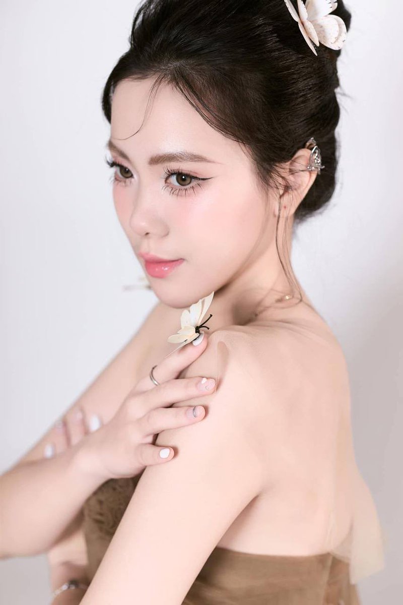 thuhadthhh's tweet photo. Xuân nghi xinh gái hôn anh một cái 💋 https://t.co/L8jFSOftHT