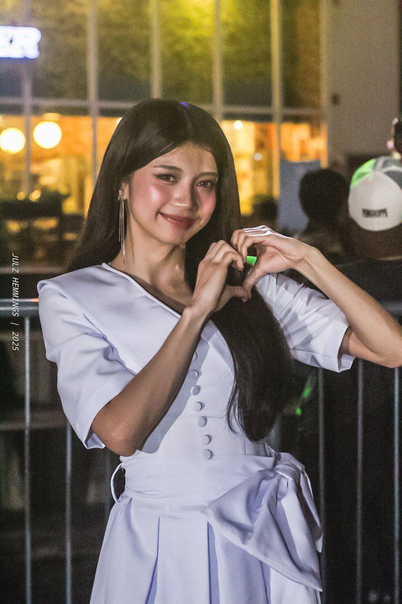 JulzHemmings's tweet photo. γ KAIA - CHARLOTTE γ π
π03.17.25 - SM LANANG PREMIER, DAVAO CITY
@charlottescrtr
KAIA WALKIE TALKIE AT DAVAO
#KAIA #KAIAatDavao #WalkieTalkieByKAIA #SMLSquad https://t.co/auTahIxFIB