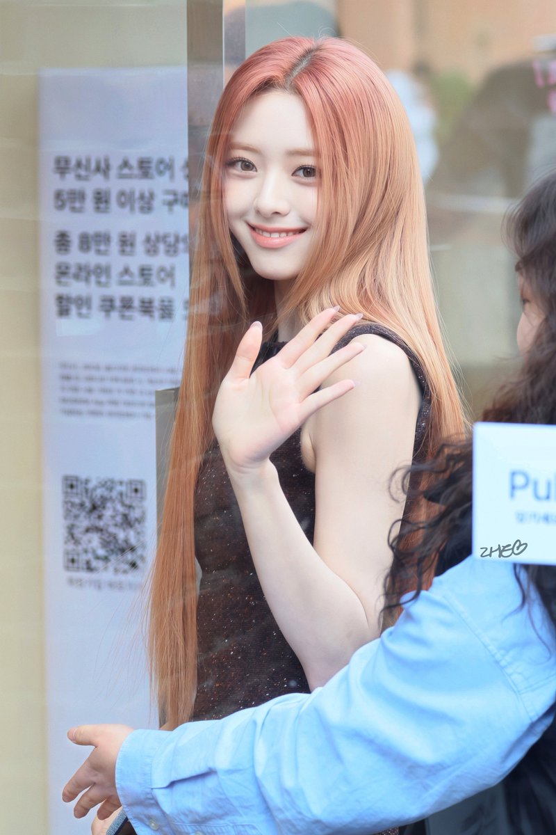 TARS432's tweet photo. 250318
#있지 #itzy #유나 #yuna https://t.co/a9VwedpeaF