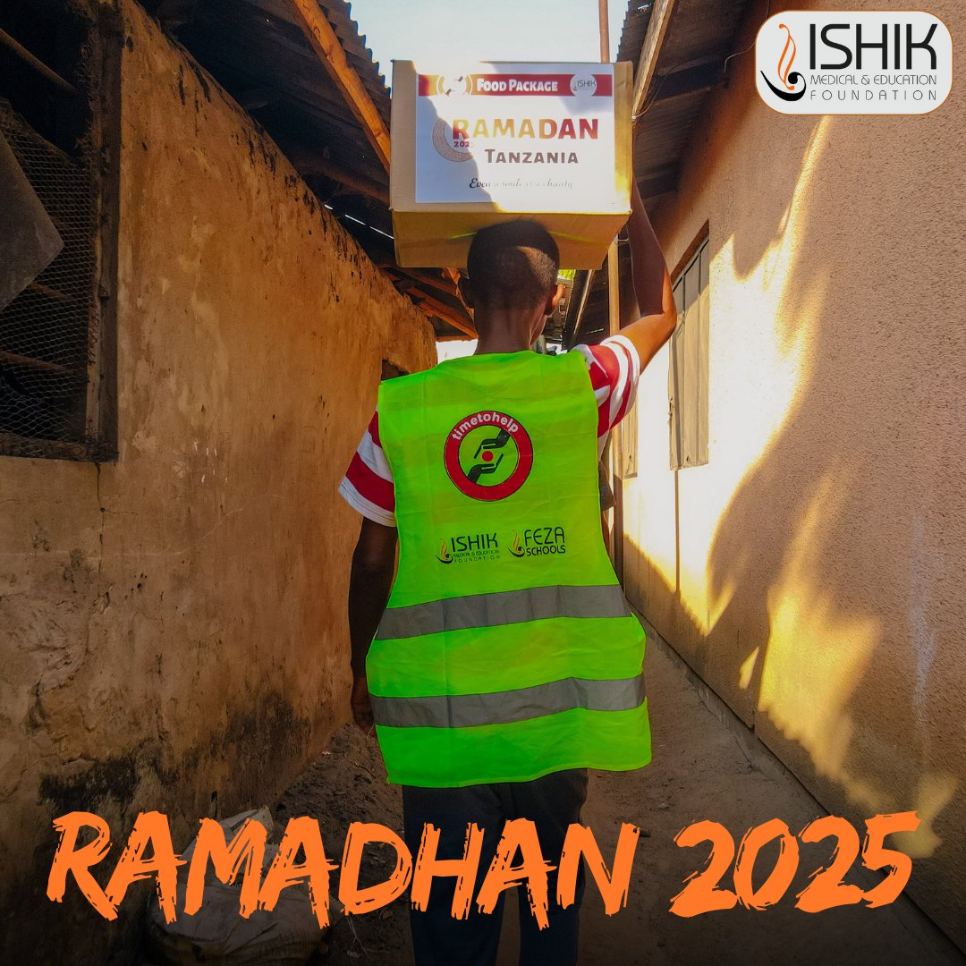 ishikfoundation's tweet photo. In this Ramadhan we continue to, bring hope and joy to those in need! 

The happiness on their faces says it all—your generosity is making a real difference. Let's continue sharing and spreading kindness this blessed month! 

#Ishikfoundation
#Ramadhanprogram2025
#ItsTimeToHelp https://t.co/iSnHAmhY9I