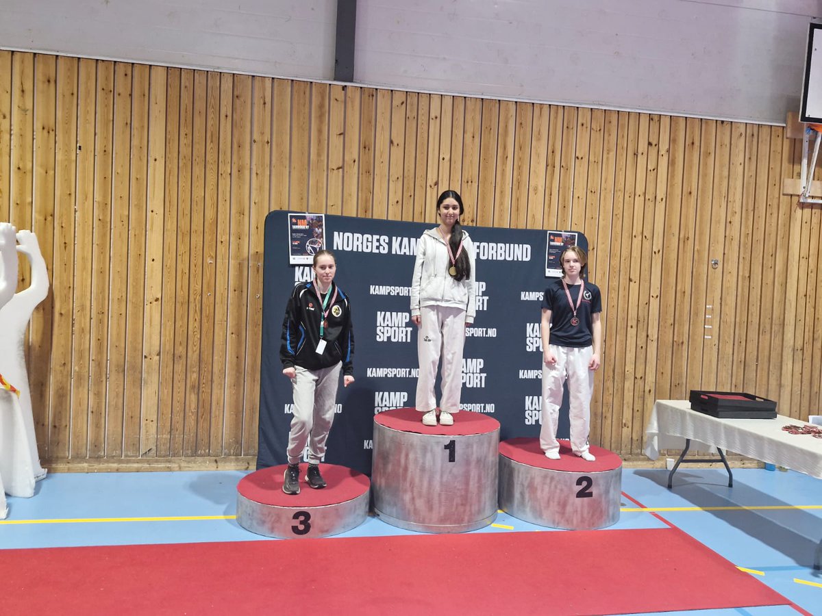 🥇سحر حیدری با کسب مدال طلا در رشته تکواندو، قهرمانی در شرق ناروی را از آنِ خود کرد!
تبریک باد!
هزاره های جهان در سکوهای جهانی و درخشان‌تر از همیشه!
#StopHazaraGenocide
#HazaraCulture 
#Hazaristan 💙🤍💛