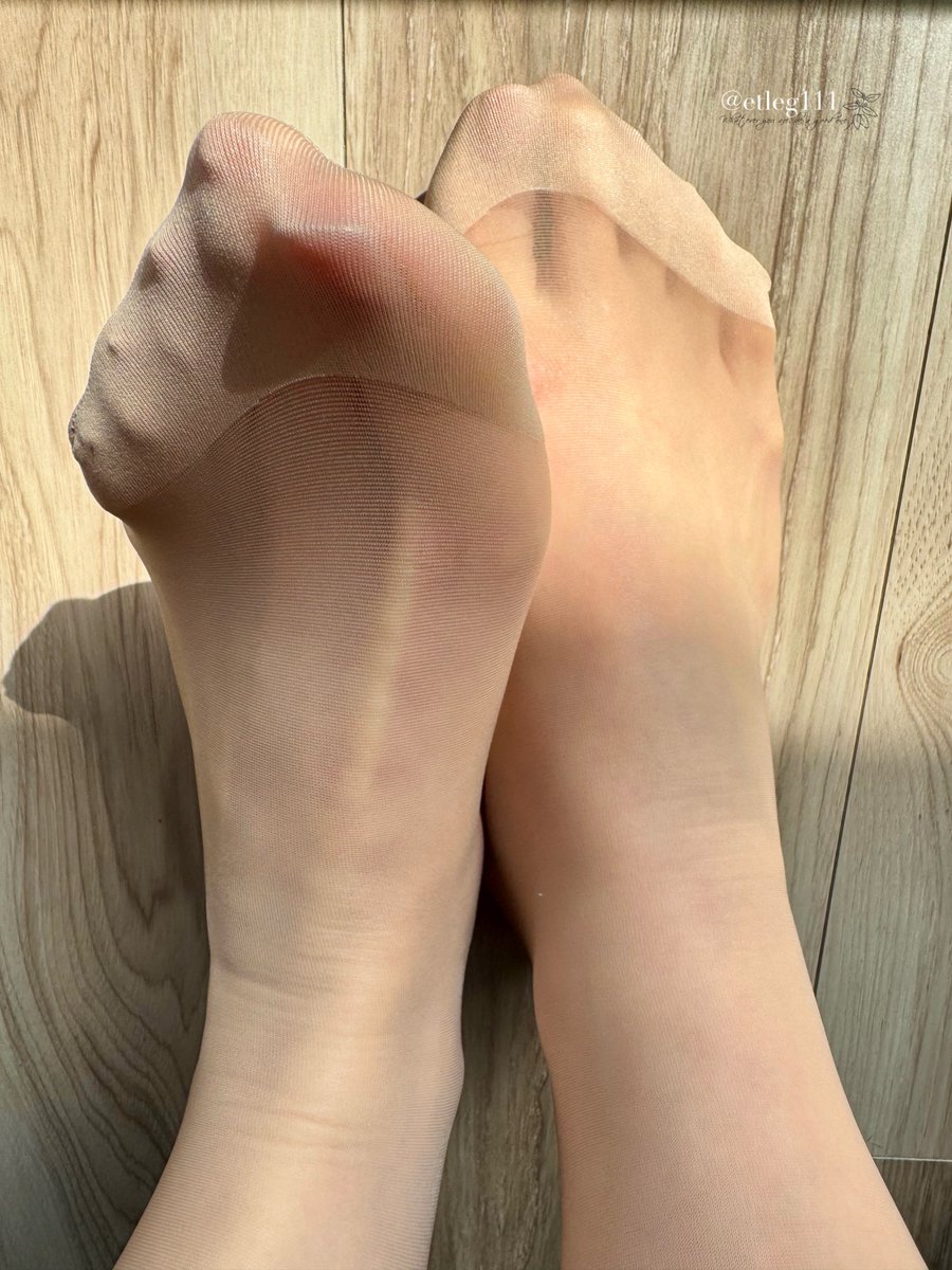 おつかれさまです✨
今週は飛び石連休のため、早目にお仕事を終えて、お家のことを🏠
お掃除の合間にiPhoneで4K撮影📸
ベージュのストッキングで💖 https://t.co/u7AakFzlNC