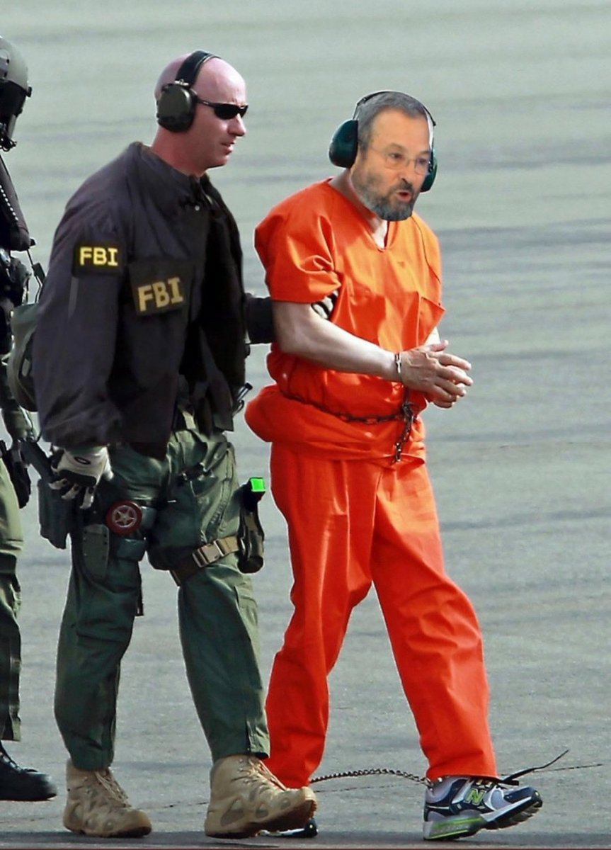 OrwellTruth1984's tweet photo. שתפו

אם לדעתכם אהוד ברק צריך לשבת בכלא שארית חייו https://t.co/I4pxPl6FNK