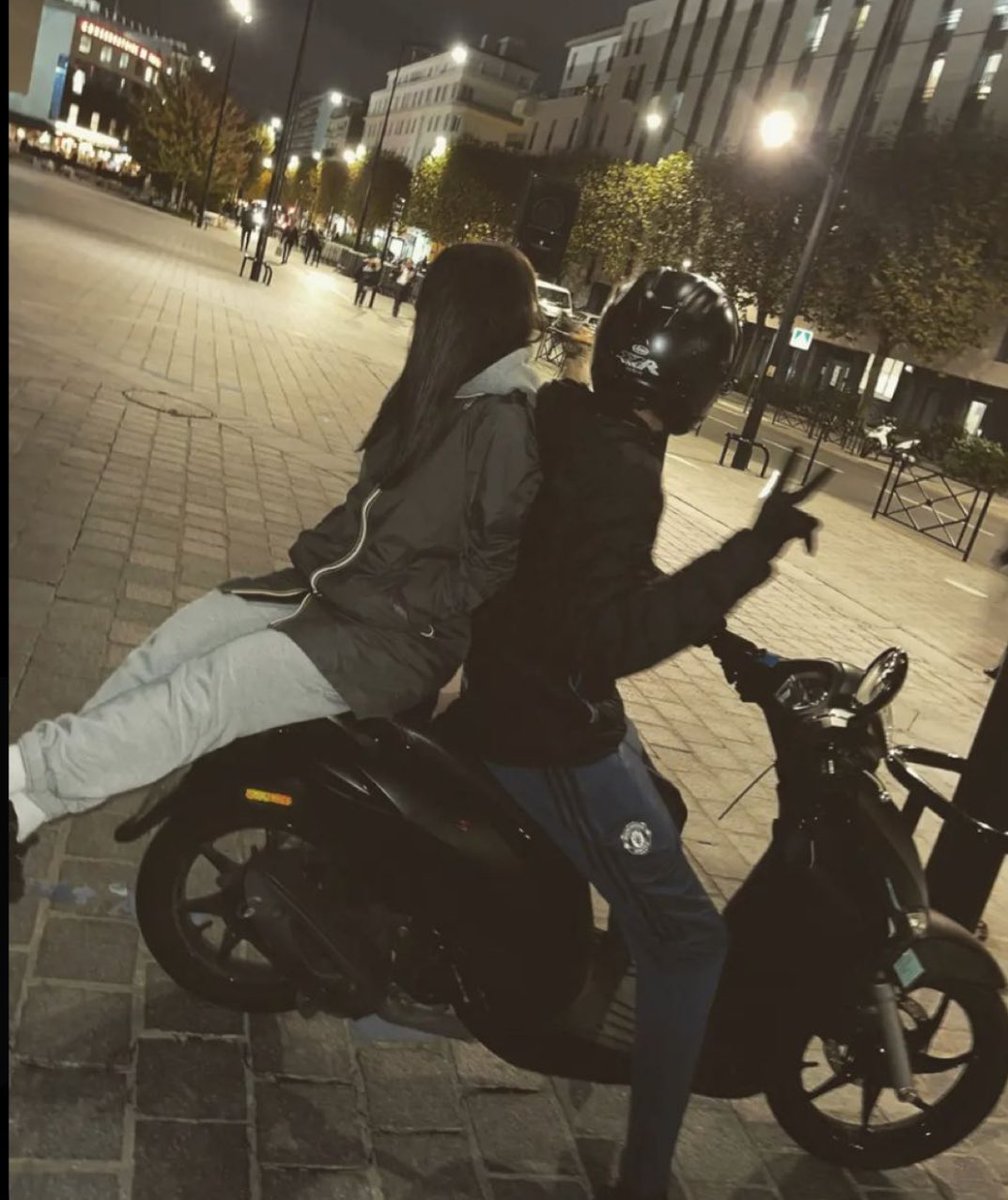 journal2crizz's tweet image. #vrai2vrai
#backto2016