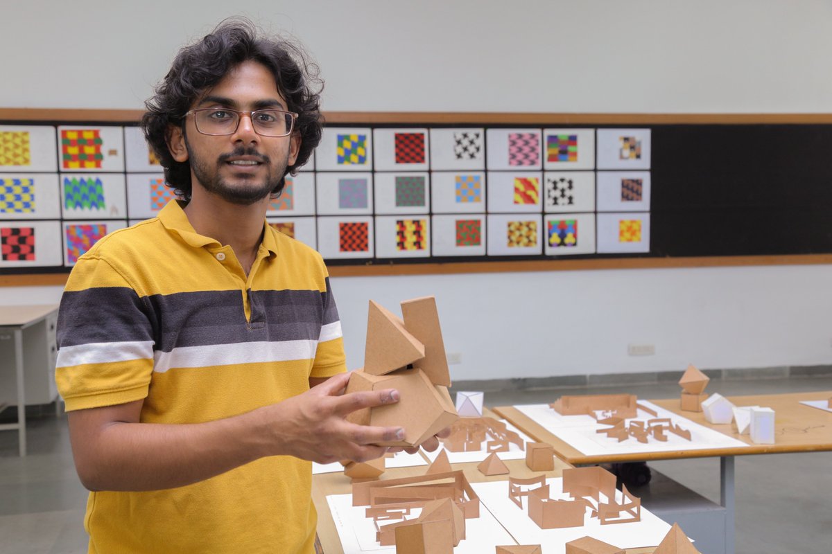 DJADdesign's tweet image. The Elements of Design Exhibition at DJAD showcased creativity and innovation under the guidance of our visiting faculty, Venugopal VG. Students explored form, color, texture, and composition, diving deep into the essence of design!

#DJAcademyOfDesign #ElementsOfDesign
