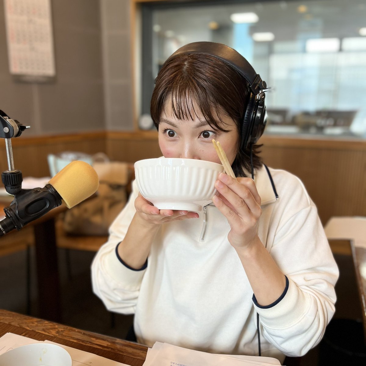 kmix_good's tweet photo. 【グッティ！トーク】

若松さんが開発された
#MISOVATION 試食中…🤤

🔗『株式会社MISOVATION』公式サイト
https://t.co/zqttSqfETs

#グッティ #kmix https://t.co/PzHVcGRBaO