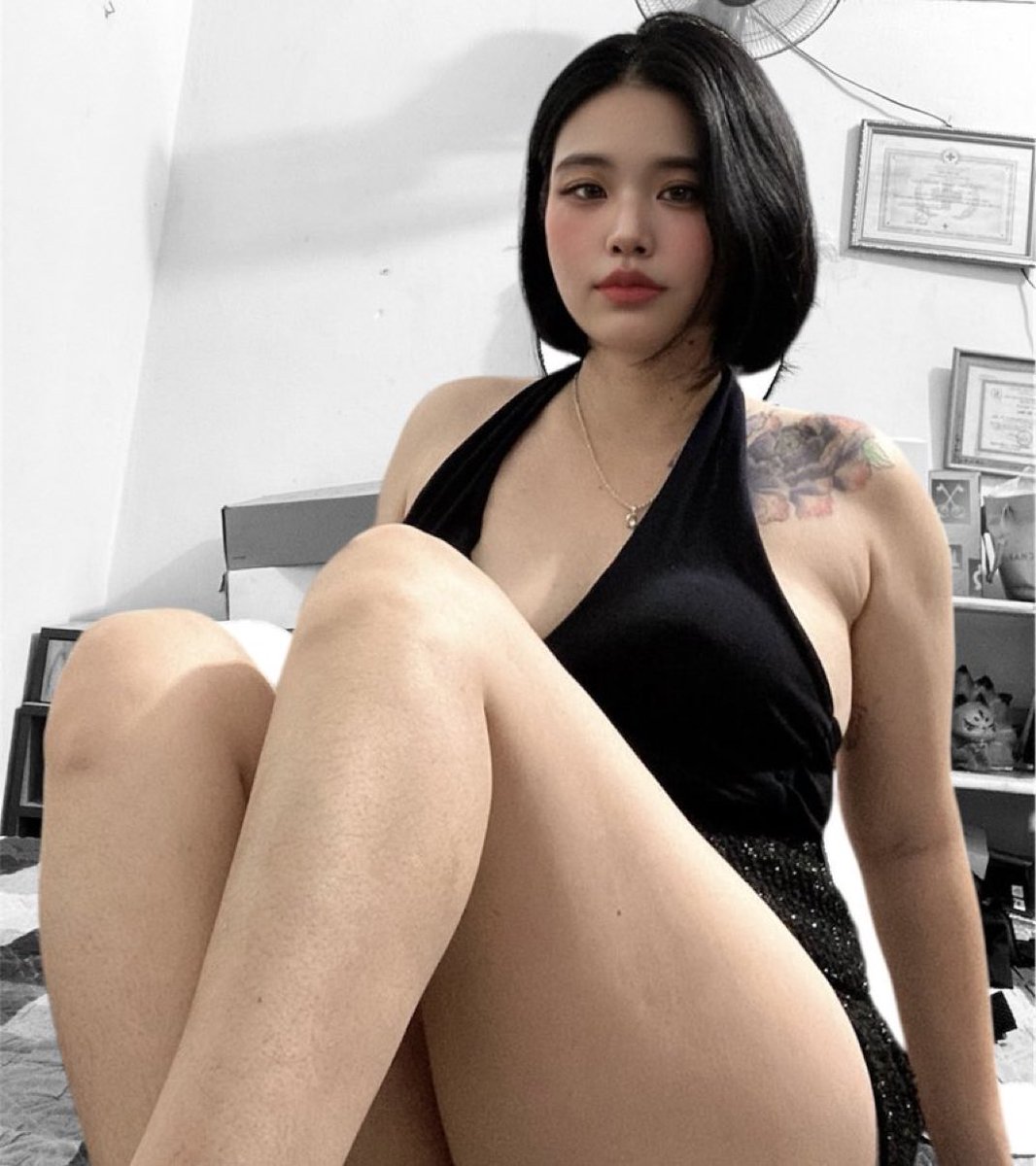 Chandamdangne's tweet photo. Địt chán địt chê rồi bảo chúng ta k hợp. Khốn nạn ghê https://t.co/6hQCVazLmi