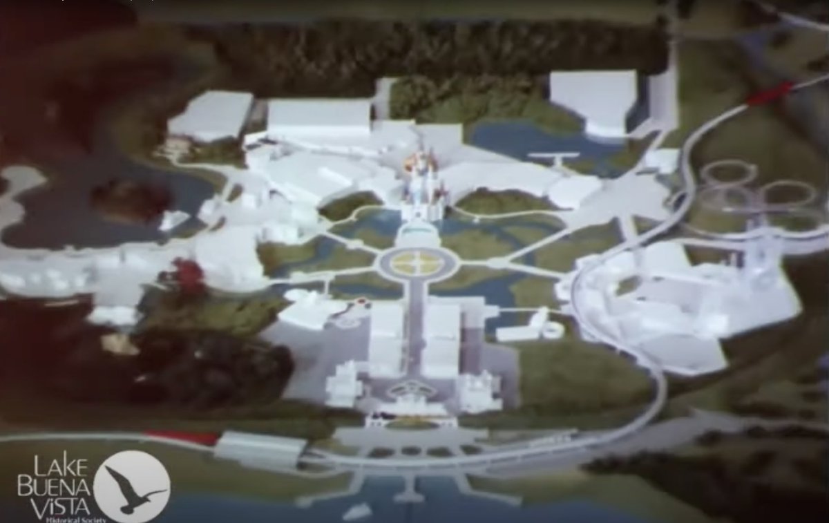 The guys at RetroWDW have done another fantastic video restoration, this time of the 1969 WDW Press Preview film, which you can watch on YouTube. youtu.be/uOiX4Ks0goUsi=… This frame shows a very interesting transitional model where the Monorail cuts through the park, with a