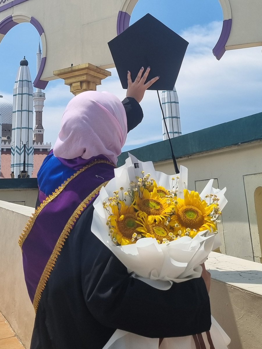 _pearchaya's tweet photo. Big appreciate for me cz finally I'm graduated🥹 I'm proud to be bachelor of psychology and it's my dream since jhs

Dulu aku pernah bilang kalau ngerjain skripsi mau ambil suatu yang emang bagian dari hidupku dan ternyata aku berhasil melakukannya dengan responden thaienthu🌻🫶 https://t.co/TXQmnbr5i5