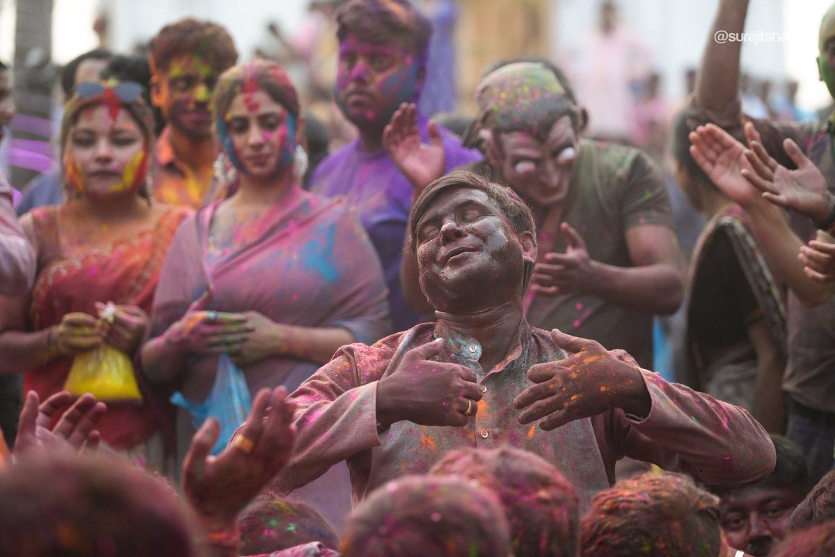 Barpeta's Doul Utsav- A festival of colors, devotion and joy.
#barpeta #barpetaholi #assam #holi #doulutsav