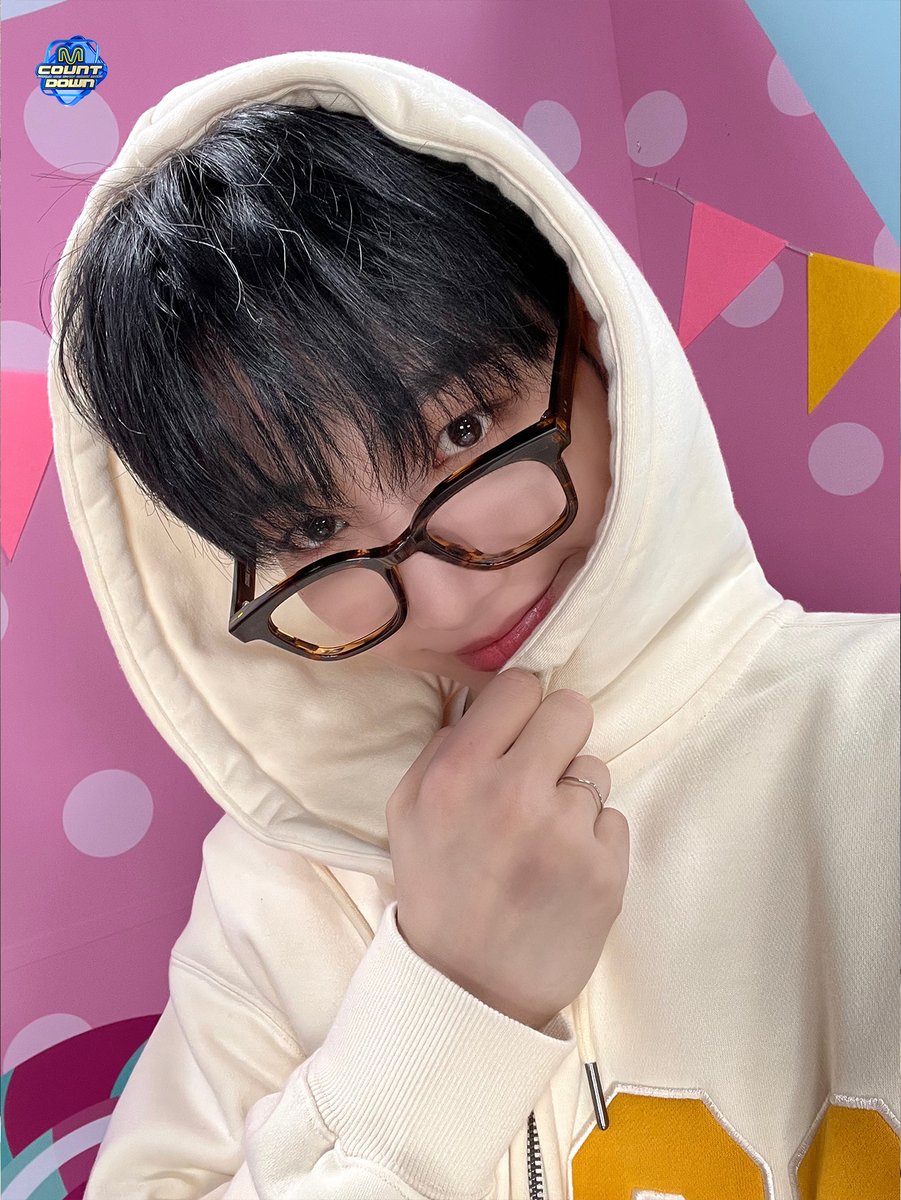 M COUNTDOWN tweet media