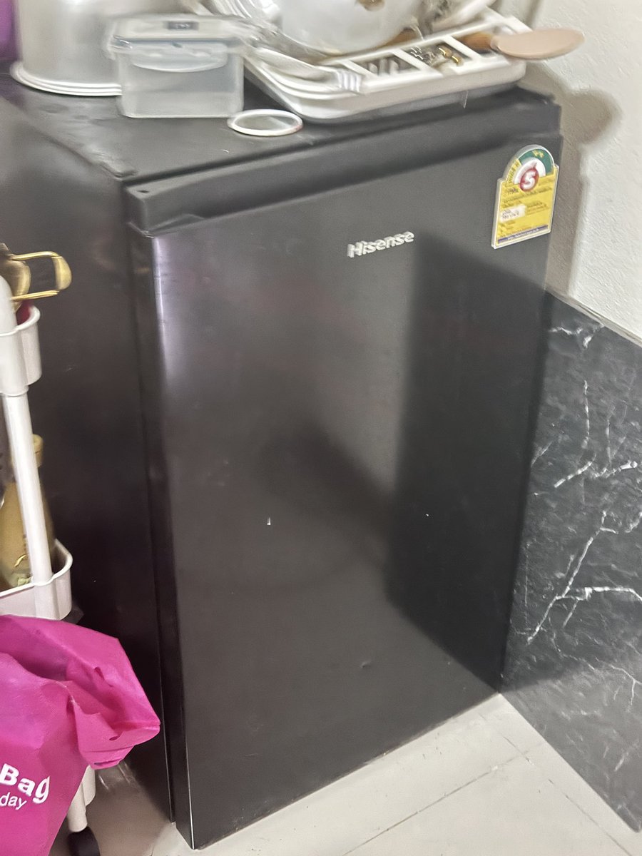 ppptzk's tweet photo. มีใครกำลังหาตู้เย็นมือ2มั้ยค้า🤲🏻

ส่งต่อตู้เย็น hisense รุ่นนี้ 2000 ค่า
• ไม่รวมค่าจัดส่ง
• ซื้อวันนี้ลดได้ค่า
• ทำความสะอาดให้ก่อนส่ง
• ทักมาสอบถามรายละเอียดได้เลยค่ะ
• นัดรับได้แถวมกค่ะ

#มก #ku #ของใช้เด็กหอ #เกษตร #spu #ทีมมก #มธ #ส่งต่อตู้เย็น #ตู้เย็นมือสอง https://t.co/eReD6vQ931