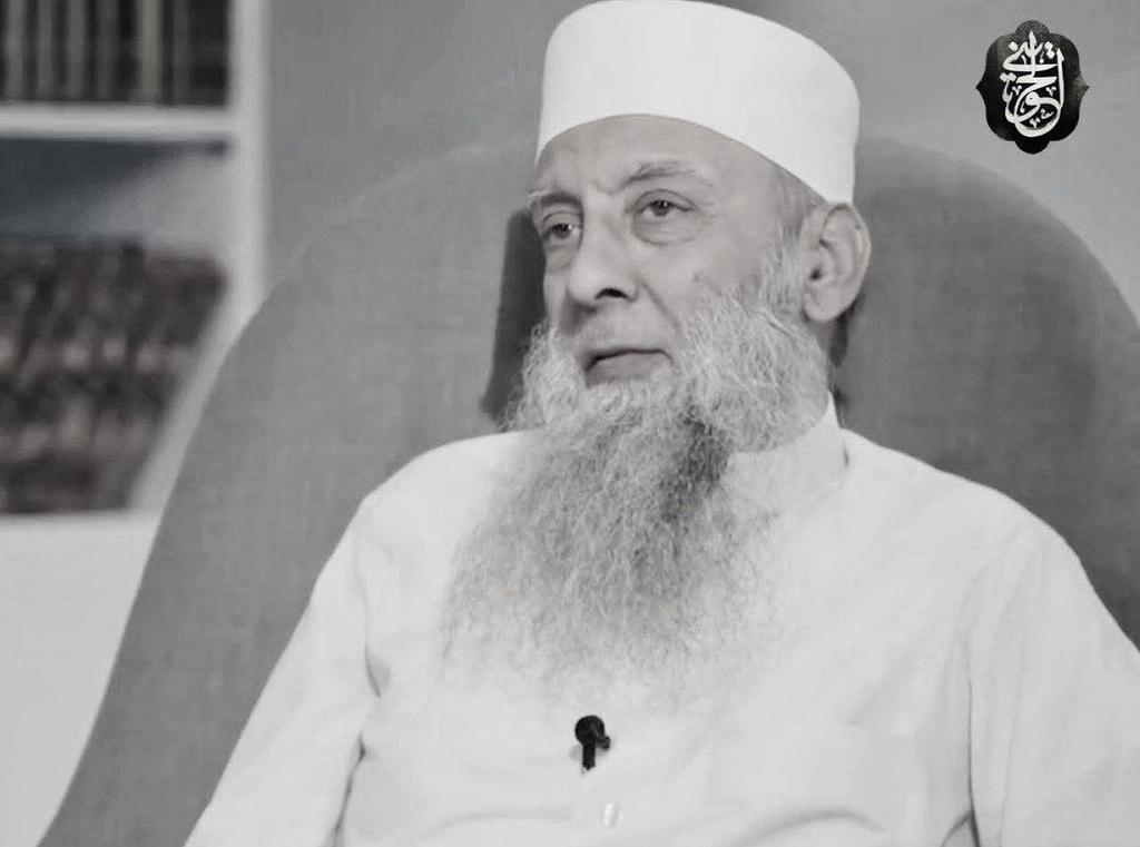 إنا لله وإنا إليه راجعون
المصاب عظيم والخطب جسيم، فقد فقدت الأمة الإسلامية قامةً علميةً كبيرة، ورمزا من رموز العلم والدعوة.
نسأل الله أن يرحمه رحمةً واسعة، وأن يجزيه عن الإسلام والمسلمين خير الجزاء، وأن يُسكنه الفردوس الأعلى من الجنة، وأن يُلهم أهله ومُحبيه وطلابه الصبر والسلوان.