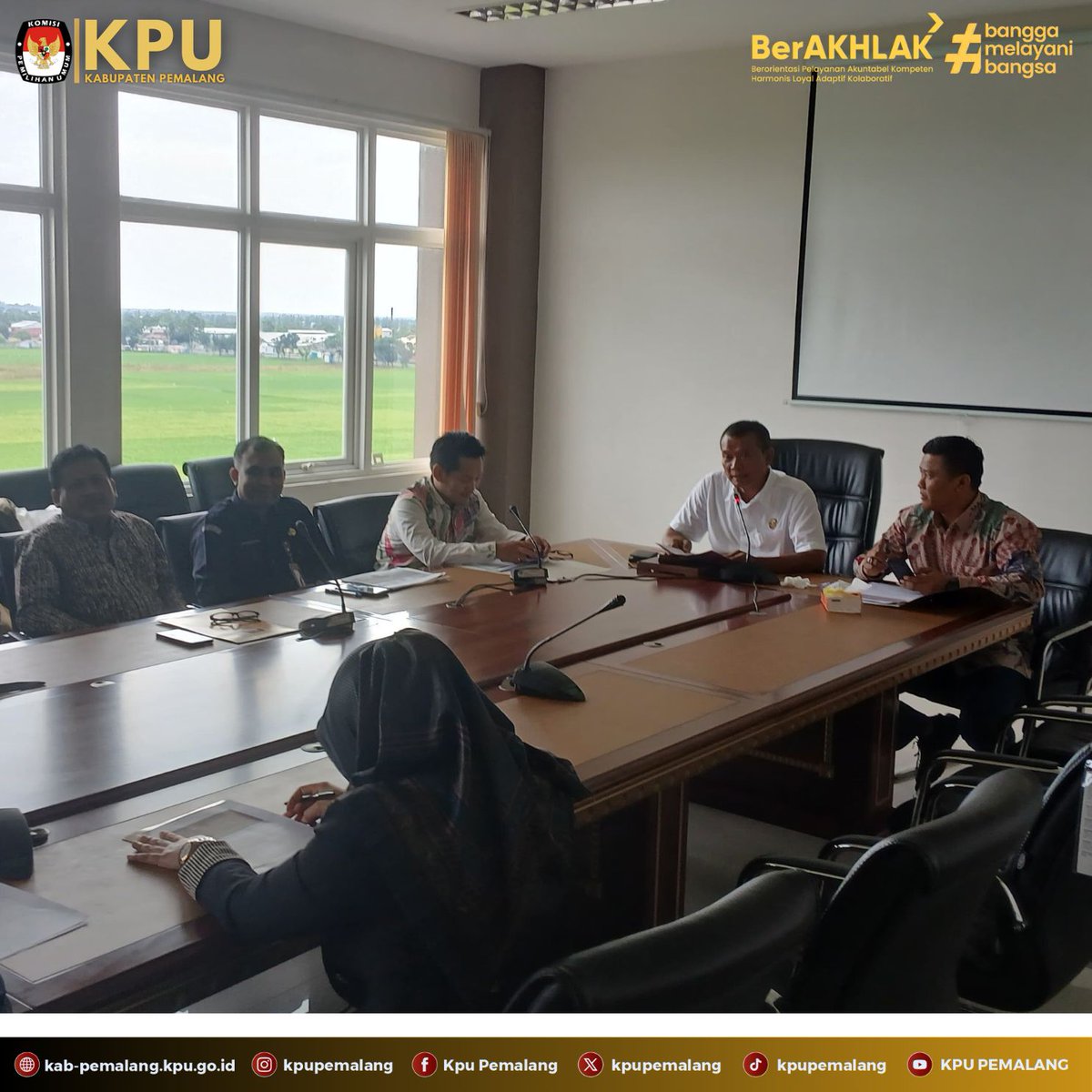 #TemanPemilih, KPU Kabupaten Pemalang menghadiri undangan Komisi A DPRD Kabupaten Pemalang pada hari Selasa (18/04/2025) bertempat di ruang rapat DPRD Kabupaten Pemalang. 

Acara tersebut dihadiri