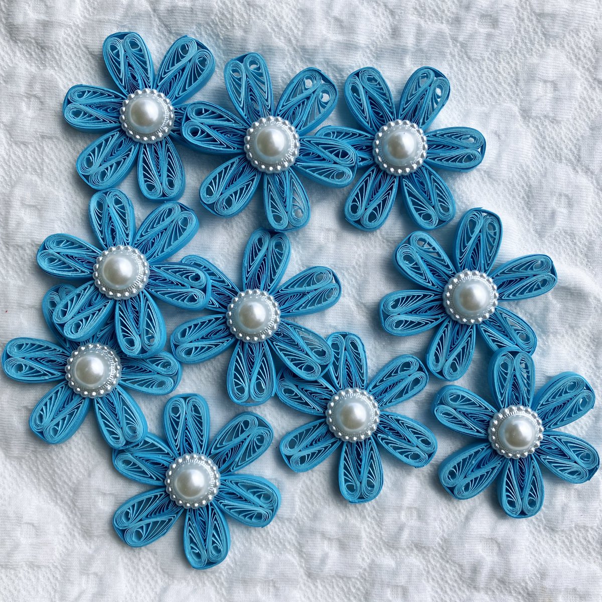 nao_paper_'s tweet photo. 水色のお花のパーツセットです♡
#ペーパークイリング #PaperQuilling #画用紙 #紙 #メルカリ #minne #花 https://t.co/R2eopenbIq