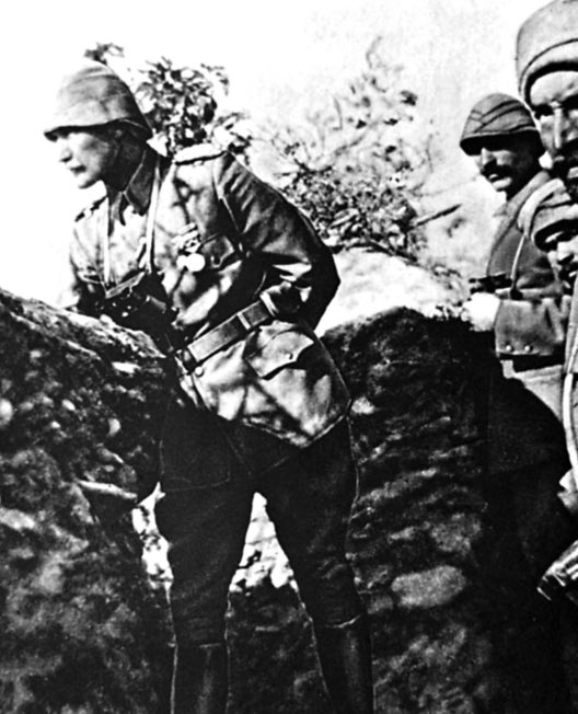 "Ben size taarruzu değil, ölmeyi emrediyorum."

Gazi Mustafa Kemal Atatürk