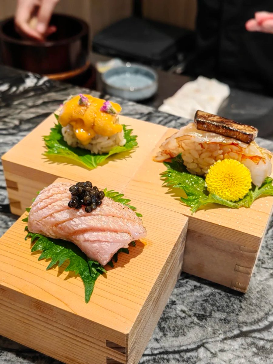 감칠맛 폭발! 오늘도 맛있는 순간을 즐겨보자! 🎉