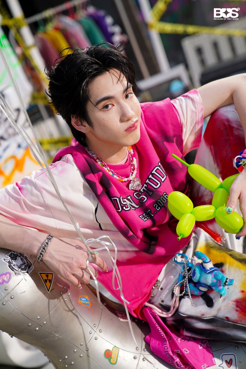 BUS_SONRAY's tweet photo. Behind The Scenes -  ‘กั๊ก (No-status Status)’ (10/12)

#NEXnattakit #PHUTATCHAI 
#BUS_กั๊ก
#GELBOYSสถานะกั๊กใจ
#BUS_BehindPhoto
#BUSbecauseofyouishine https://t.co/PDMR3pMab6