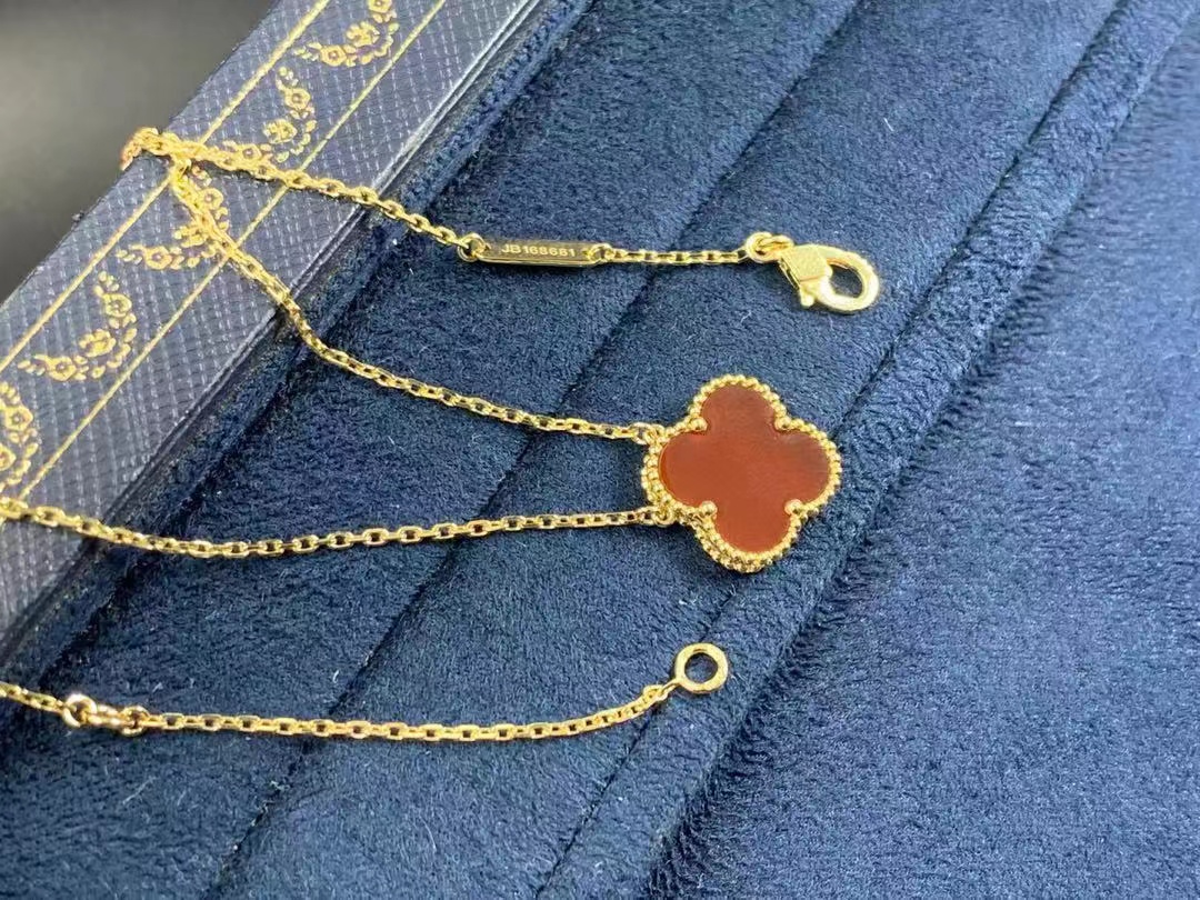 custom_brands's tweet photo. Experience the ultimate elegance with our customized jewelry, featuring the finest rose gold bracelet with dazzling diamonds. for more information Visit us https://t.co/Touno829VK now.

#yellowgoldbracelet #luxuryjewelry #diamondbracelet #customjewelry #luxurydiamondjewelry https://t.co/VeaM27G5mI